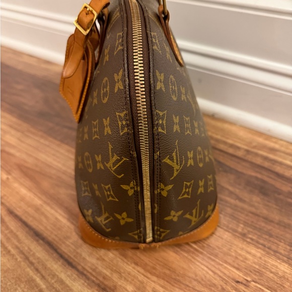 Louis Vuitton Alma PM Brown Monogram Handbag - Picture 9 of 16